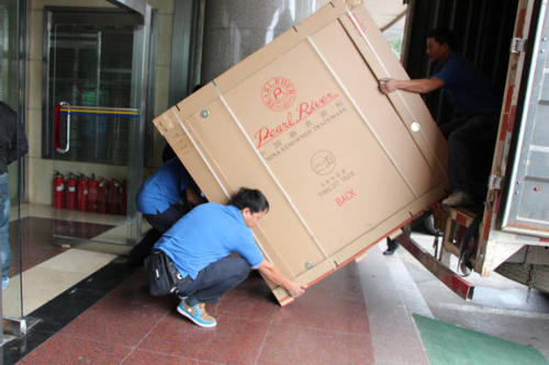 丹阳钢琴贵重工艺品无忧运